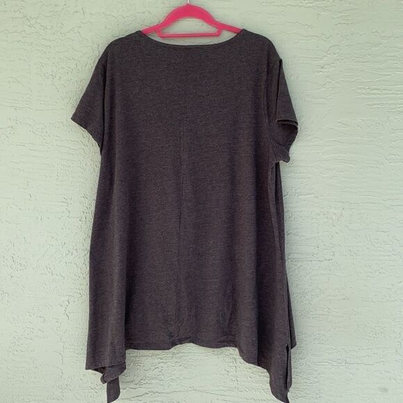 Wonder Women 1X Tee With Handkerchief Hem - Picture 3 of 11